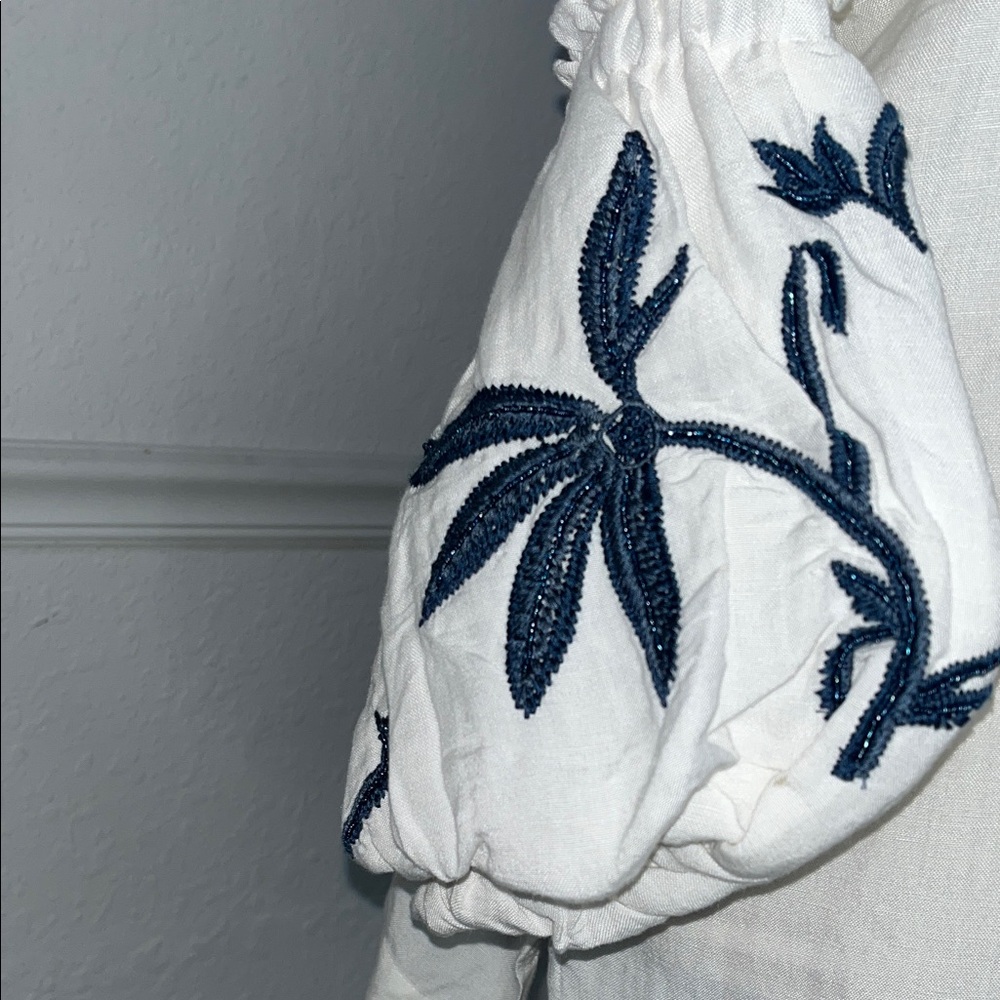 Like New Chicos Blue Embroidered Women's Top size 3 US 16 ballon 3/4 sleeves - Picture 13 of 15